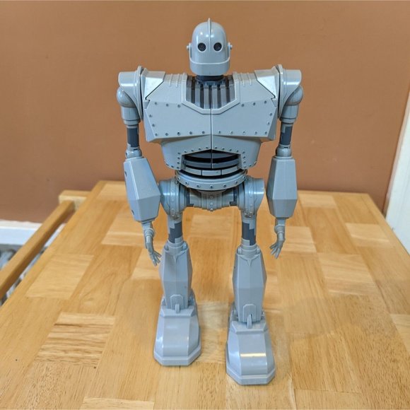 Warner Bros. Toys The Iron Giant Walking Robot Warner Bros 4 Light